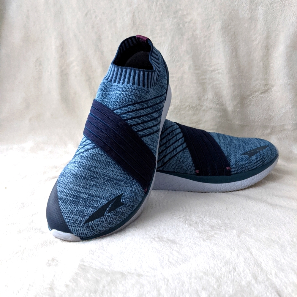 ALTRA DYANI slip-on shoe.